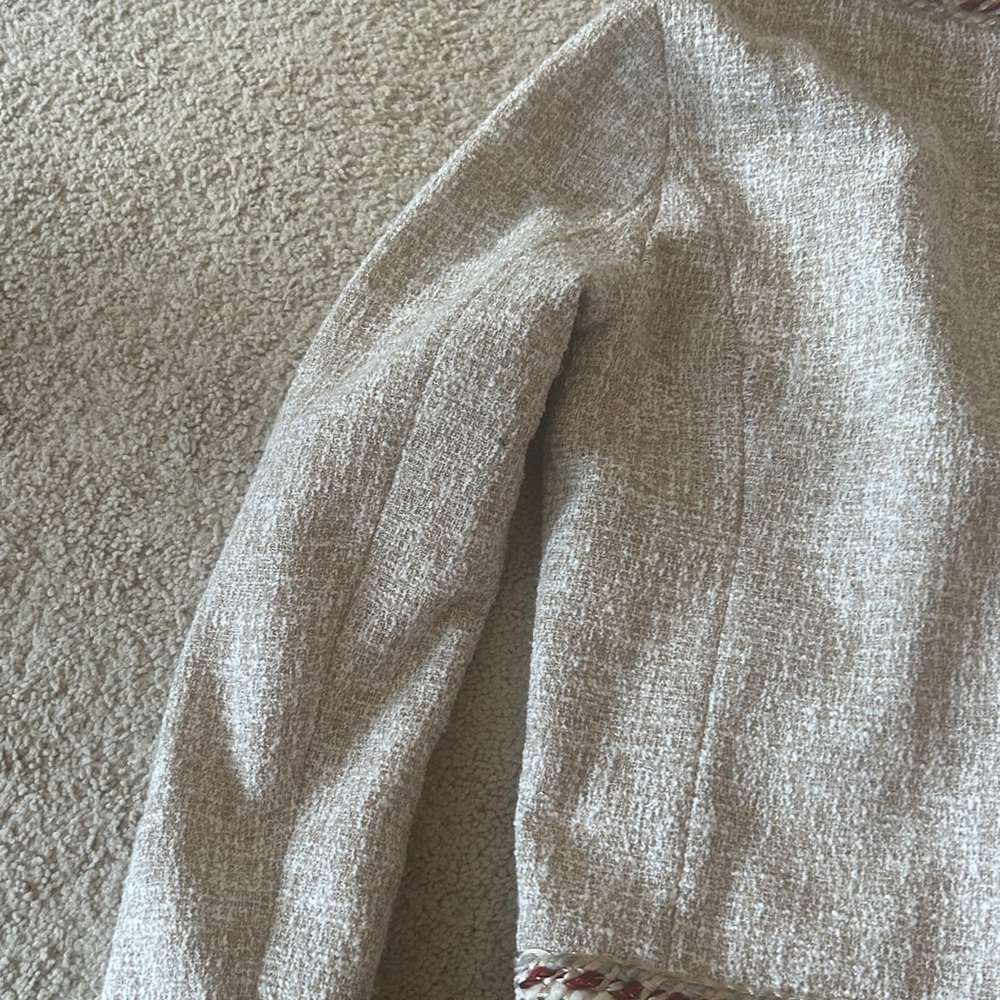 Zara Cream tweed jacket cream with red trim accents. 4 pockets. White - Picture 12 of 14